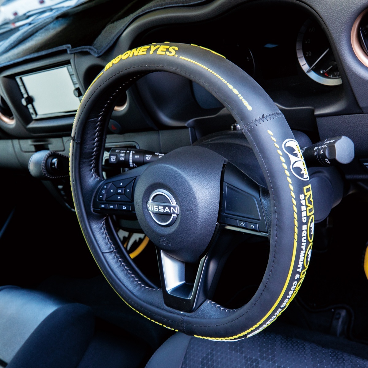 ムーンアイズ　ステアリング　リュウ Grant Classic Cruisin' Black Vinyl steering Wheels 31cm / 34cm