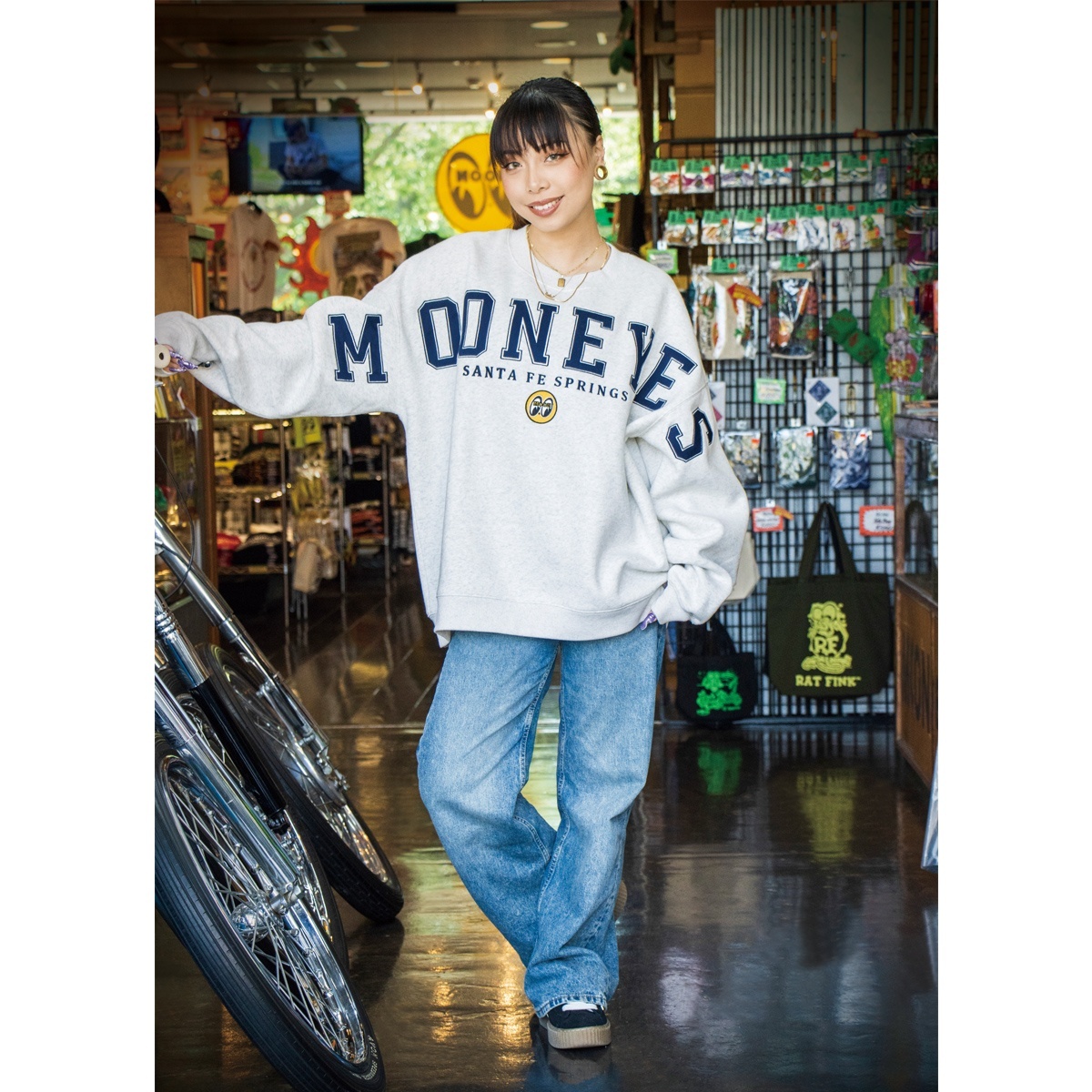 SM897】ムーンアイズ ビッグ ロゴ スウェットシャツ MOONEYES(参考上代 